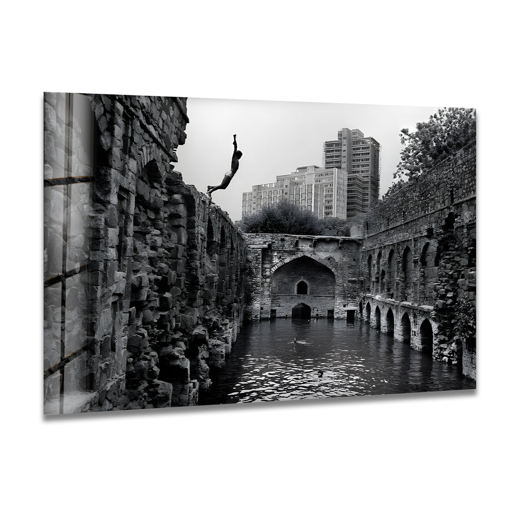 Old Delhi Stepwell Glass Wall Art – Historic Ruins with Modern City Backdrop