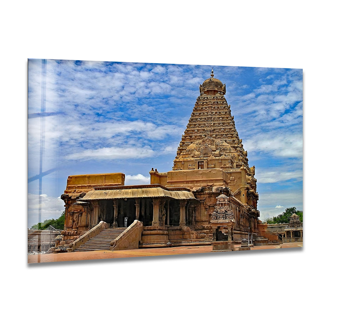 Explore the grand architecture of the Brihadeeswarar Temple with this exquisite glass artwork.