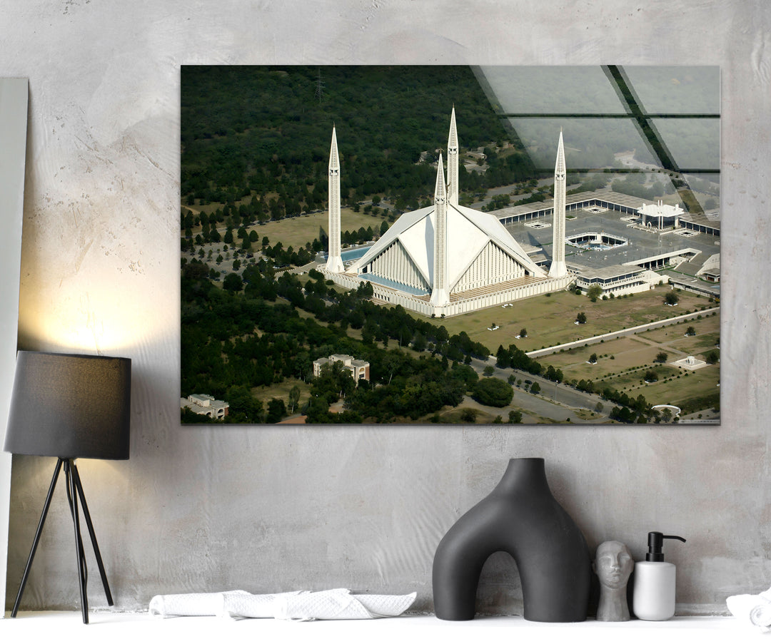 Faisal Mosque: Iconic Architecture Captured Aerially on Glass
