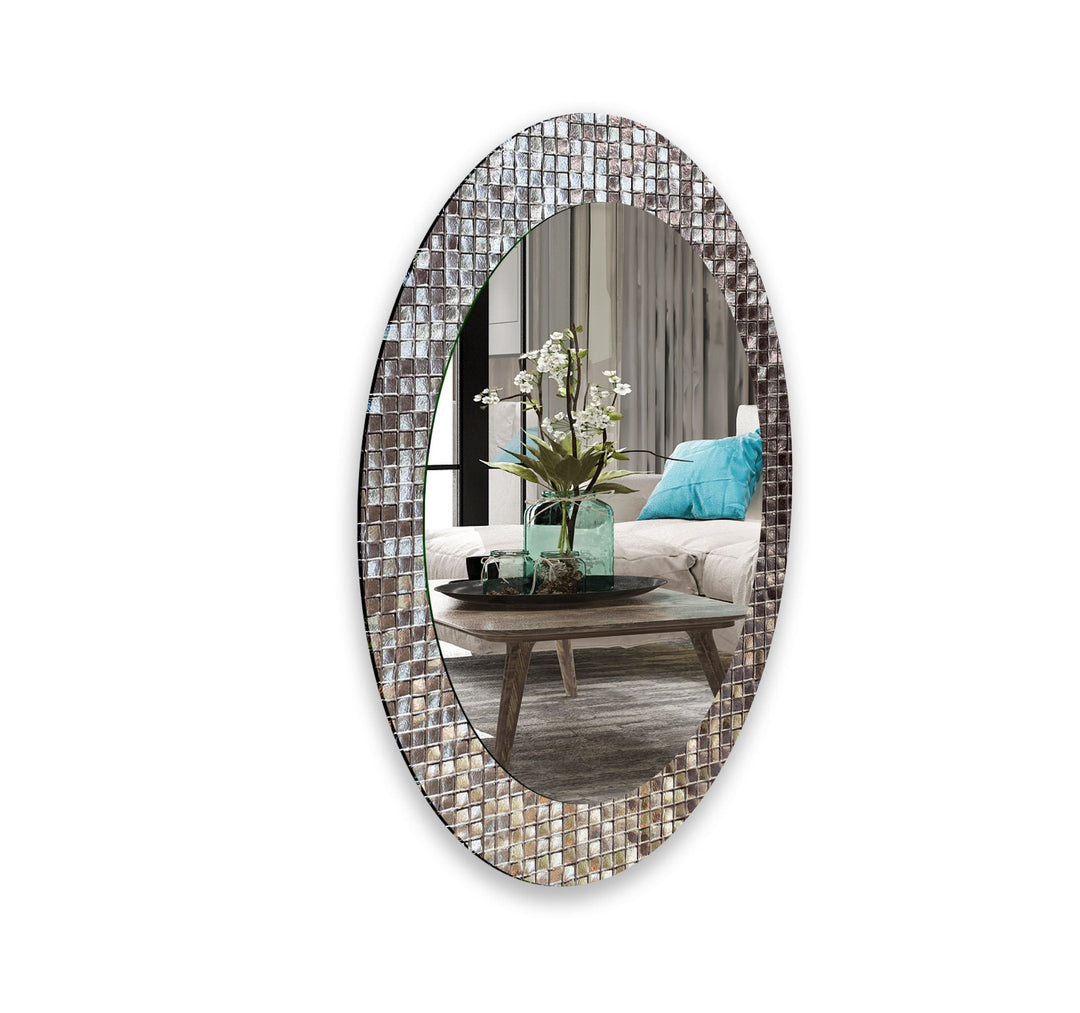 Entryway mirror that combines functionality and elegance to create a welcoming first impression
