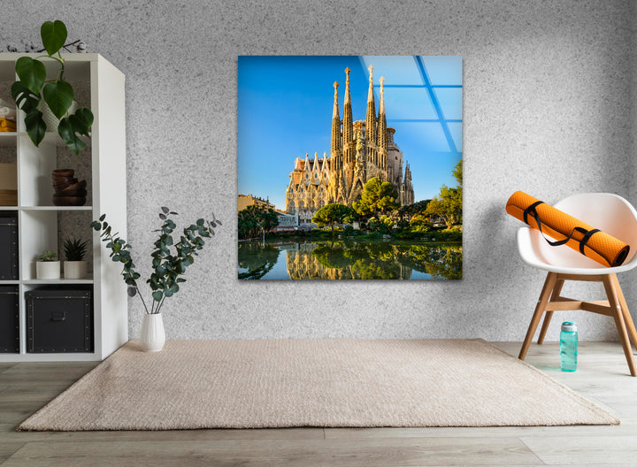 Sagrada Familia Glass Wall Art – Stunning View of Barcelona's Iconic Cathedral