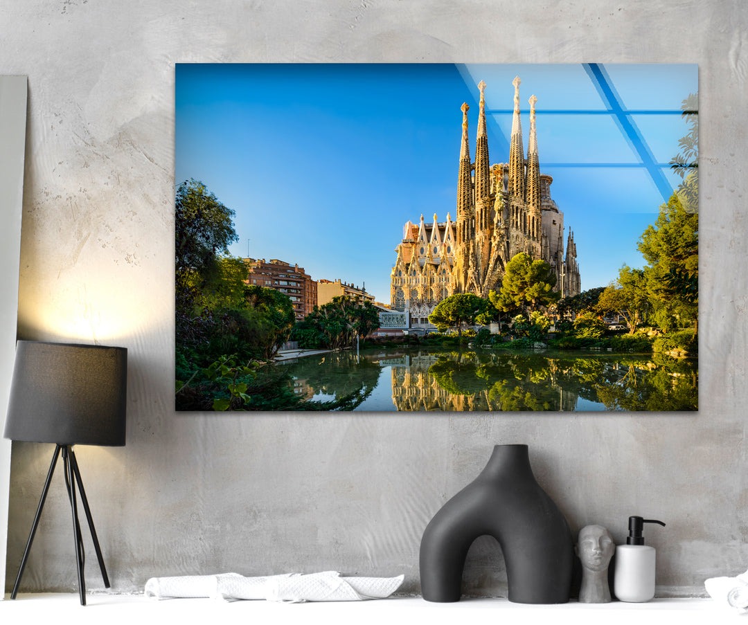 Sagrada Familia Glass Wall Art – Stunning View of Barcelona's Iconic Cathedral