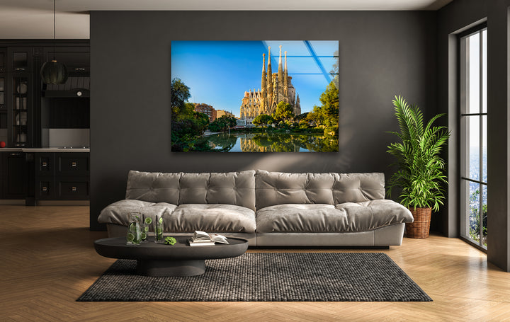 Sagrada Familia Glass Wall Art – Stunning View of Barcelona's Iconic Cathedral