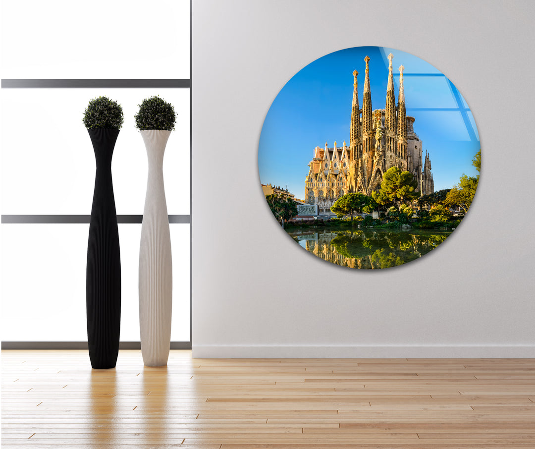 Sagrada Familia Glass Wall Art – Stunning View of Barcelona's Iconic Cathedral