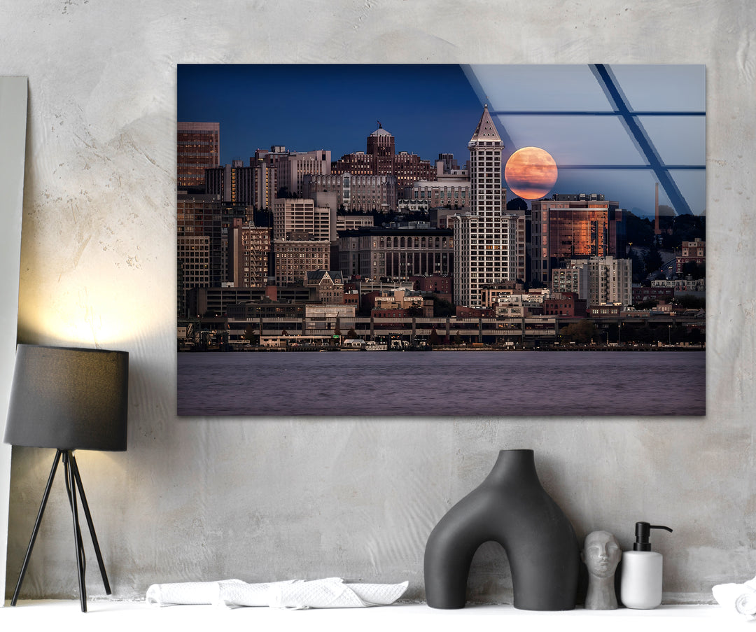 Seattle Skyline Glass Wall Art – Majestic Cityscape with Rising Moon