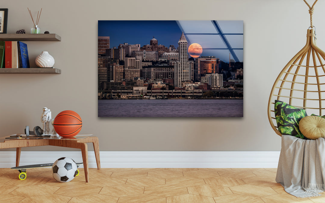 Seattle Skyline Glass Wall Art – Majestic Cityscape with Rising Moon