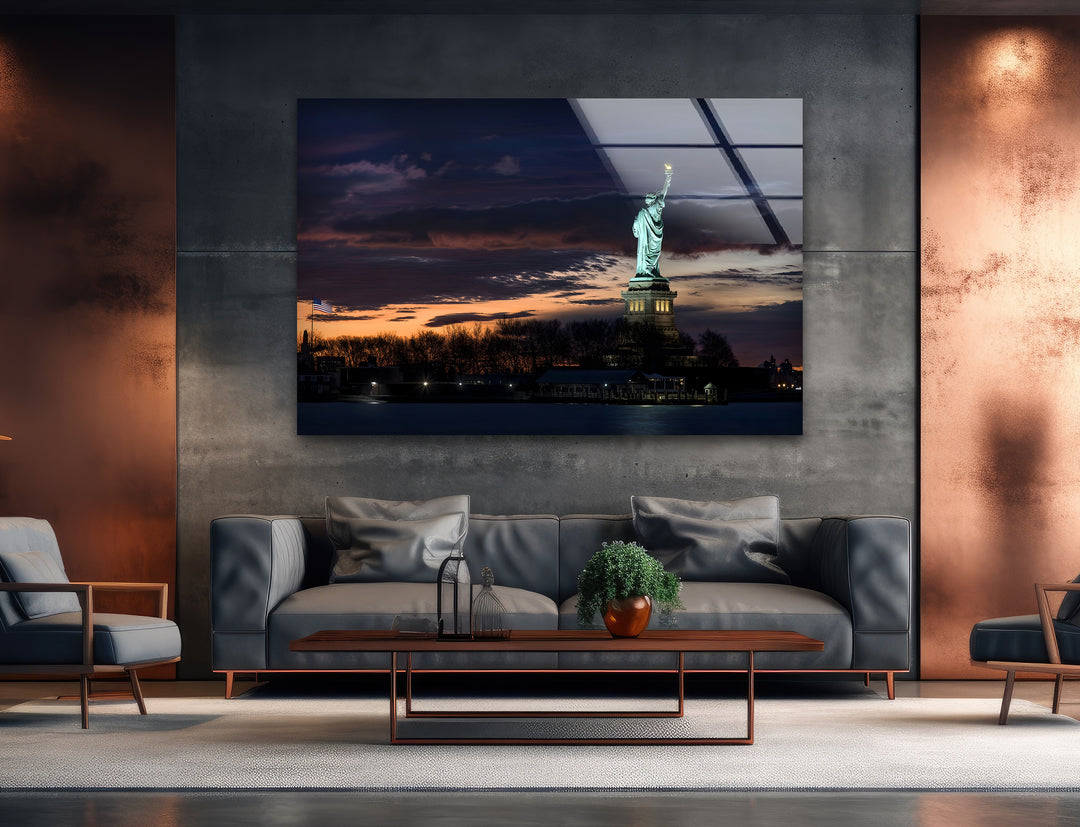 Statue of Liberty Glass Wall Art – Iconic New York Landmark at Sunset