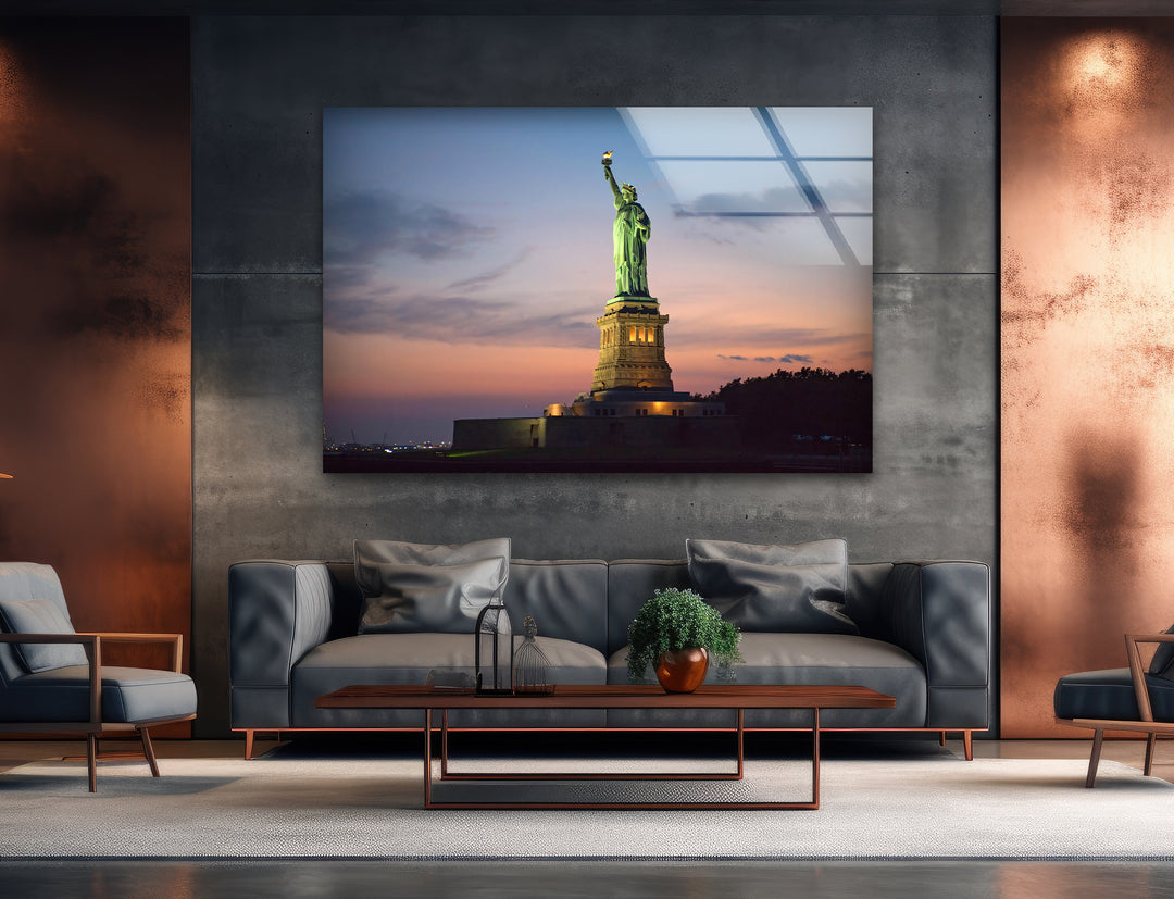 Statue of Liberty Glass Wall Art – Iconic New York Landmark at Dusk