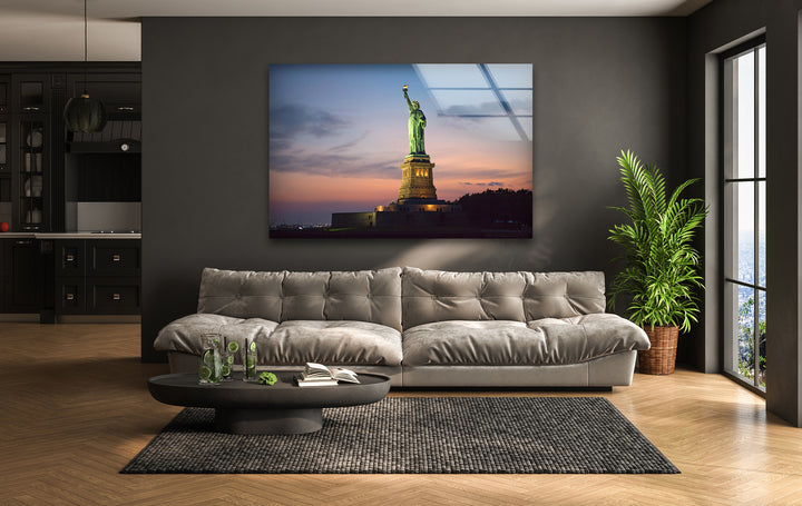 Statue of Liberty Glass Wall Art – Iconic New York Landmark at Dusk