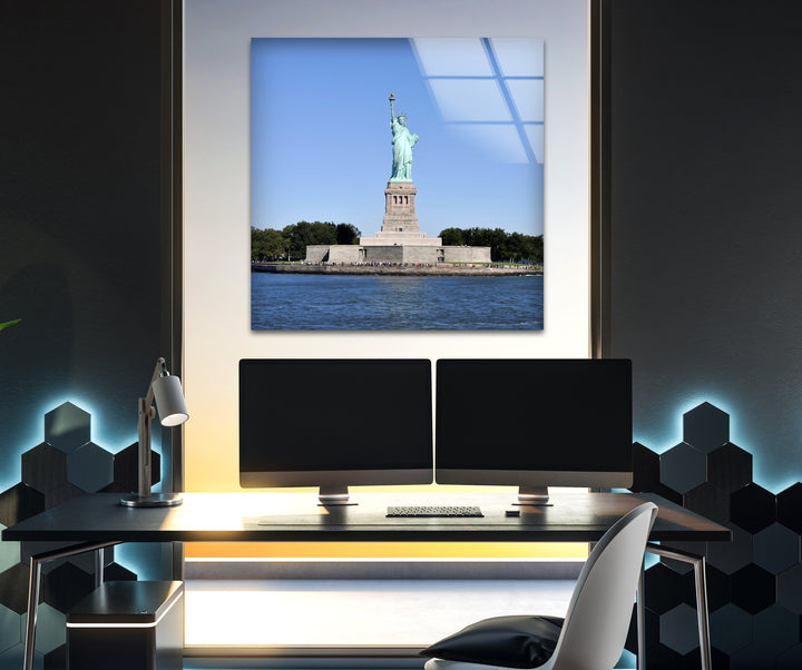 Statue of Liberty Glass Wall Art – Iconic New York Landmark in Bright Daylight