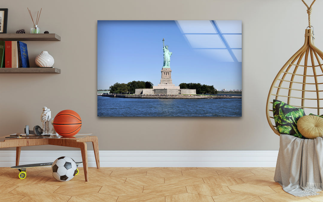 Statue of Liberty Glass Wall Art – Iconic New York Landmark in Bright Daylight