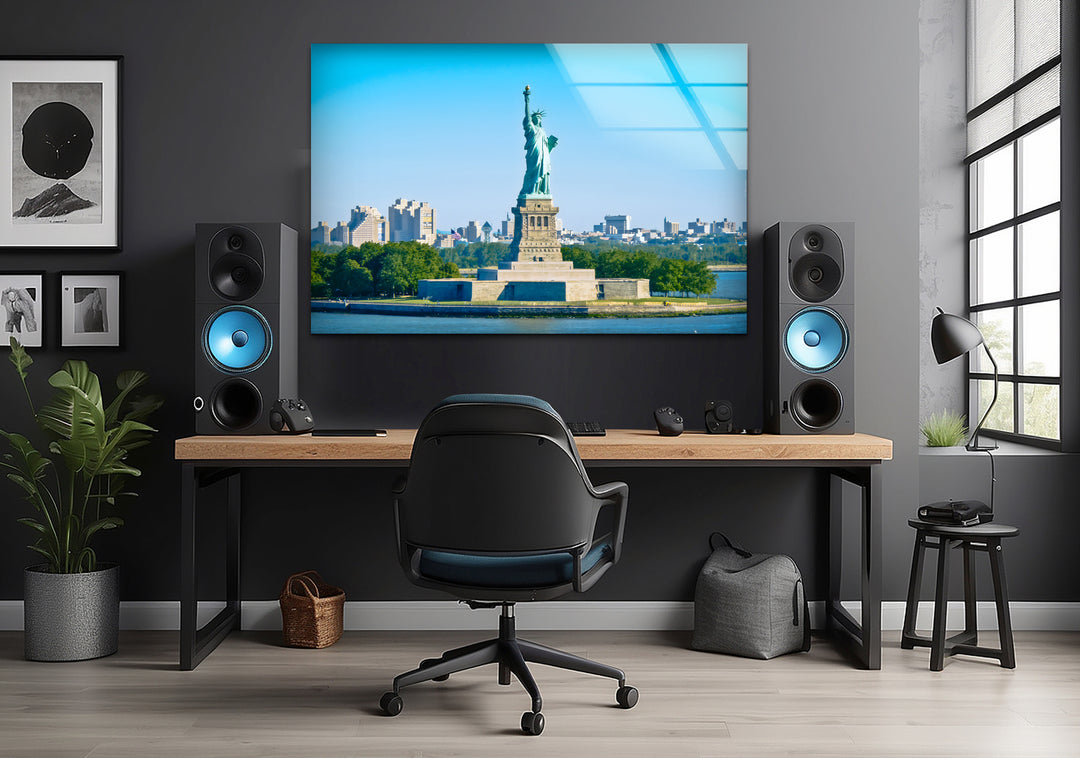 Statue of Liberty Glass Wall Art – Majestic New York Landmark in Bright Daylight