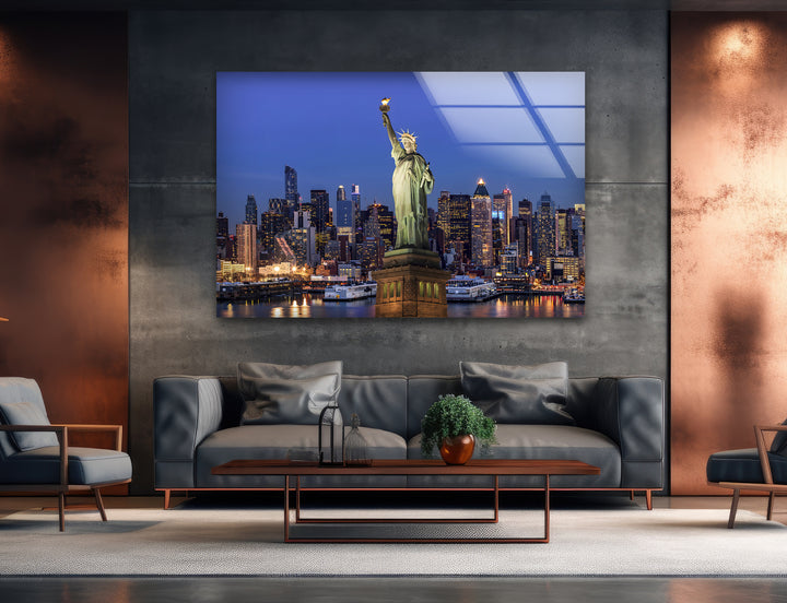 Statue of Liberty Glass Wall Art – Majestic New York Landmark with Illuminated Skyline