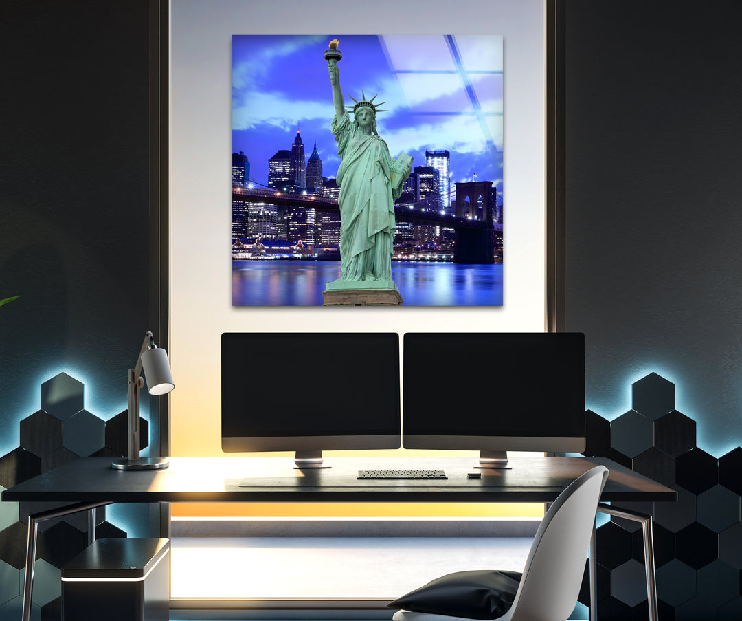 Statue of Liberty Glass Wall Art – Iconic New York Landmark with Brooklyn Bridge View at Night