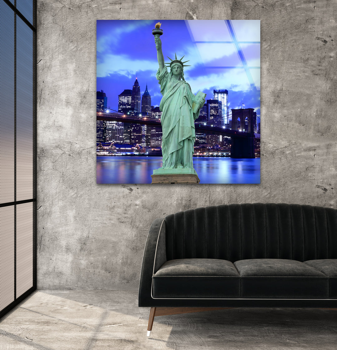 Statue of Liberty Glass Wall Art – Iconic New York Landmark with Brooklyn Bridge View at Night