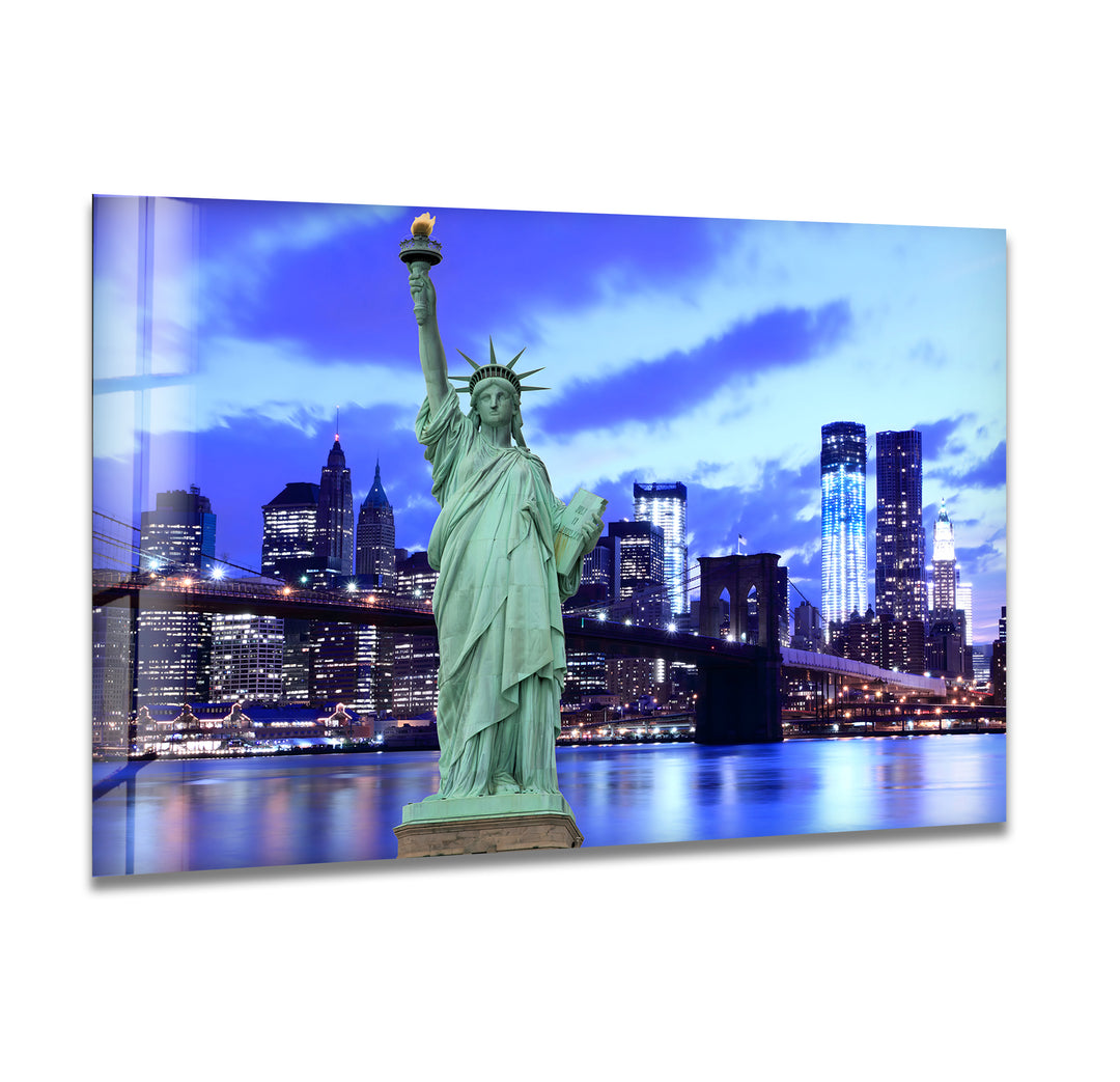 Statue of Liberty Glass Wall Art – Iconic New York Landmark with Brooklyn Bridge View at Night