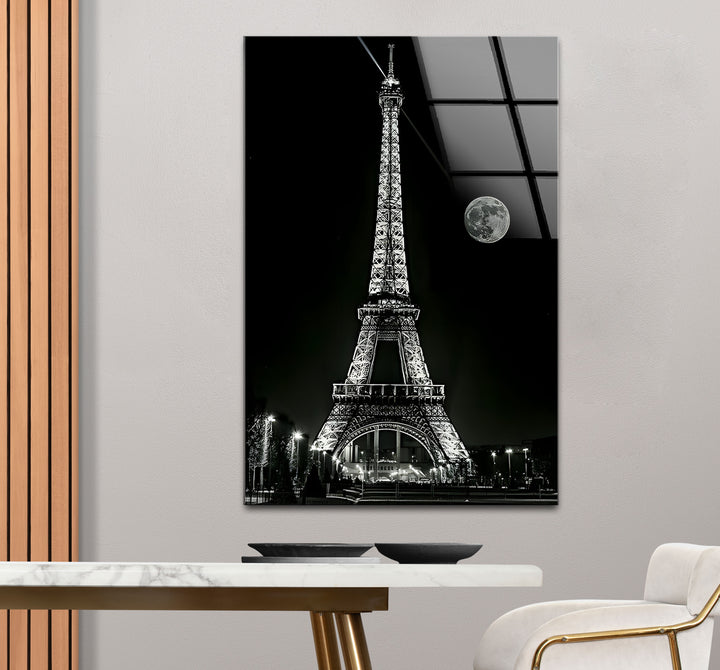 Stylish black and white abstract art portraying the Eiffel Tower with bold and creative lines.