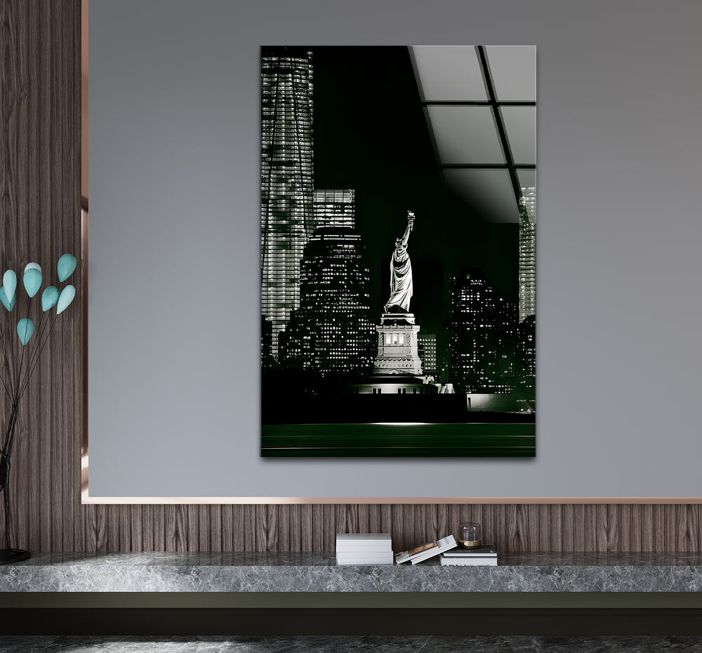 Sophisticated black and white artwork showcasing the iconic Statue of Liberty with intricate details.