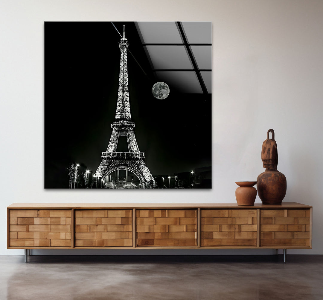 Sophisticated black and white wall decor highlighting the timeless beauty of the Eiffel Tower.