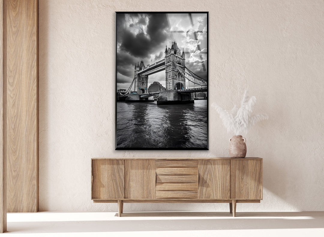 Minimalist yet bold Tower Bridge artwork, printed on glass with stunning black and white contrast.