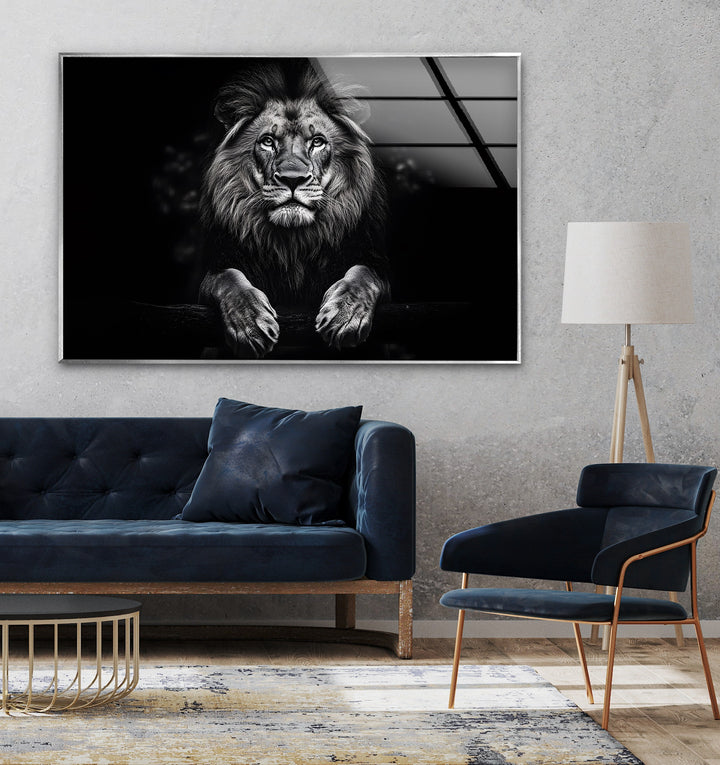 Bold lion design on glass, a captivating addition to any room with its commanding presence.
