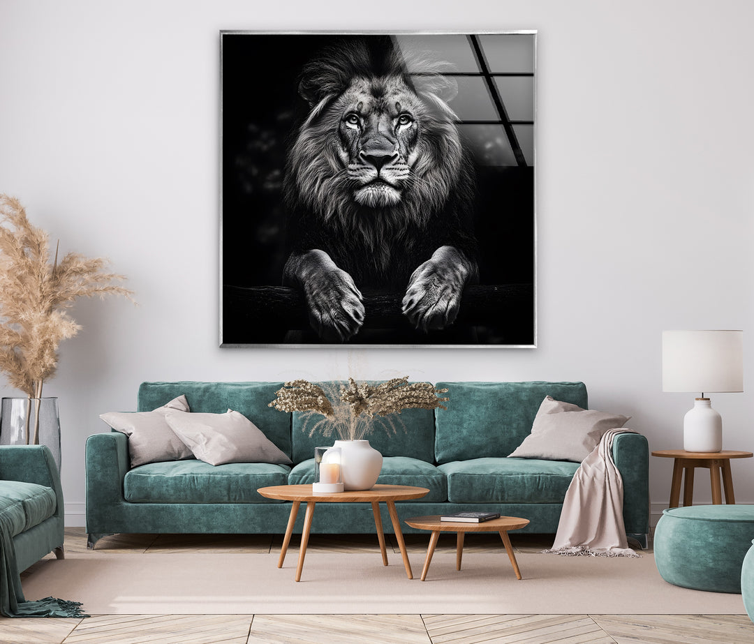 Bold and striking lion design in high contrast, expertly printed on glass wall art.
