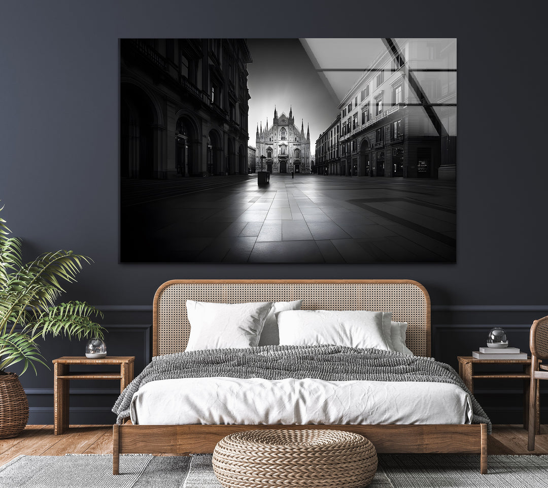 Timeless architectural beauty of the Duomo di Milano, printed on high-definition black and white glass wall art.
