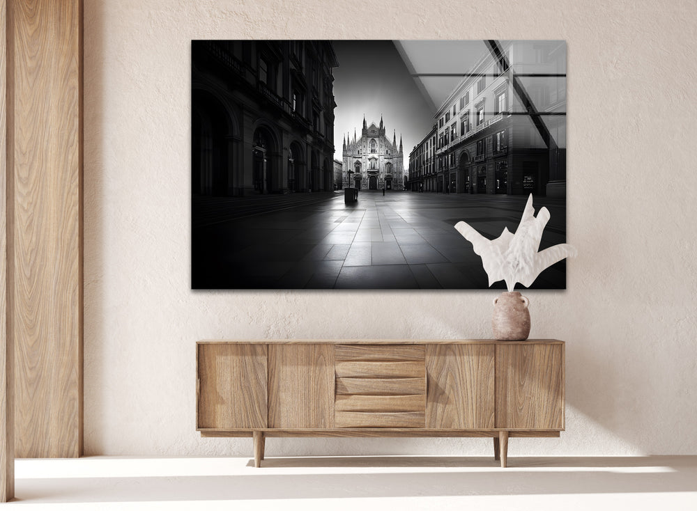 Elegant cityscape glass wall art showcasing the majestic Duomo di Milano in a striking monochrome design.
