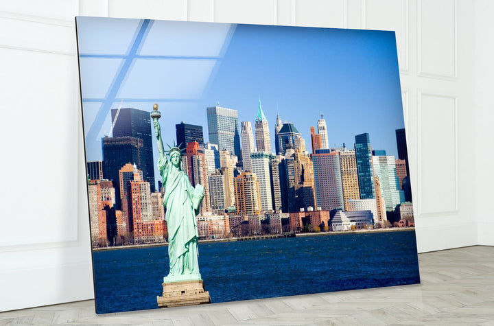 Statue of Liberty Glass Wall Art – Iconic New York Landmark with Stunning Skyline View