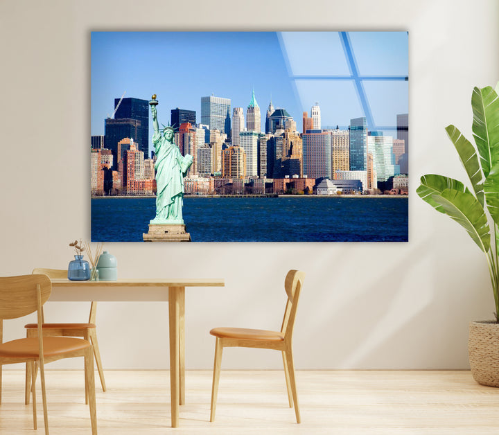 Statue of Liberty Glass Wall Art – Iconic New York Landmark with Stunning Skyline View