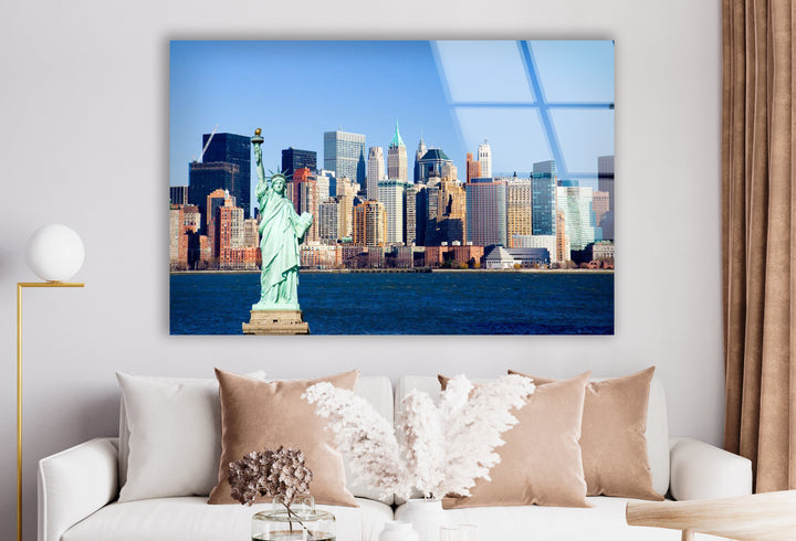 Statue of Liberty Glass Wall Art – Iconic New York Landmark with Stunning Skyline View