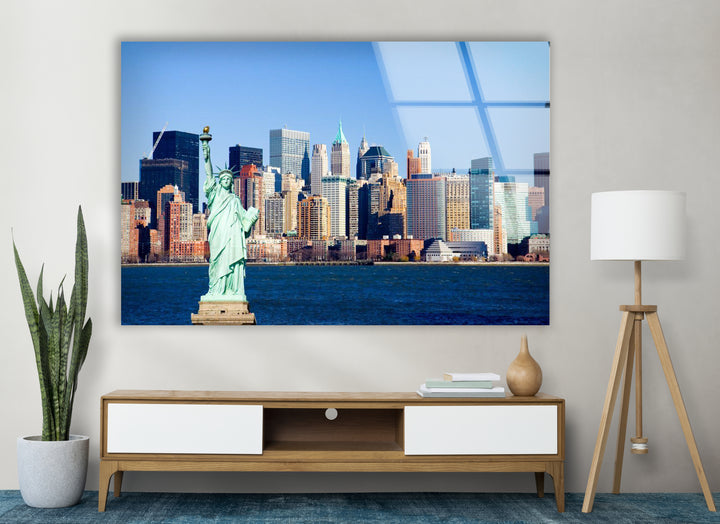 Statue of Liberty Glass Wall Art – Iconic New York Landmark with Stunning Skyline View