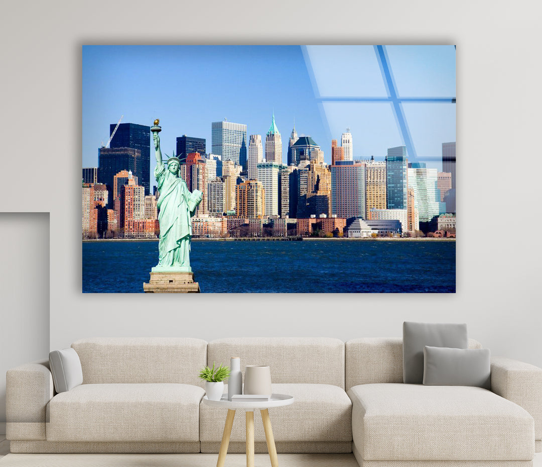 Statue of Liberty Glass Wall Art – Iconic New York Landmark with Stunning Skyline View