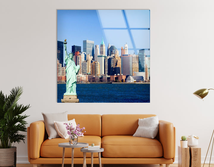 Statue of Liberty Glass Wall Art – Iconic New York Landmark with Stunning Skyline View