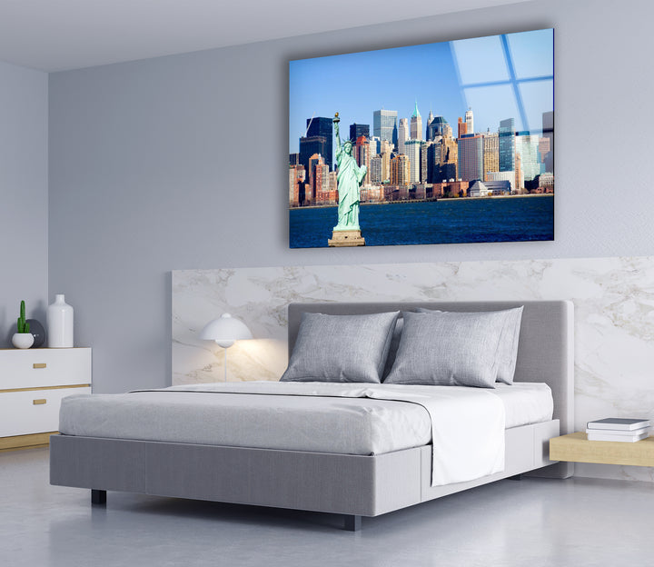 Statue of Liberty Glass Wall Art – Iconic New York Landmark with Stunning Skyline View