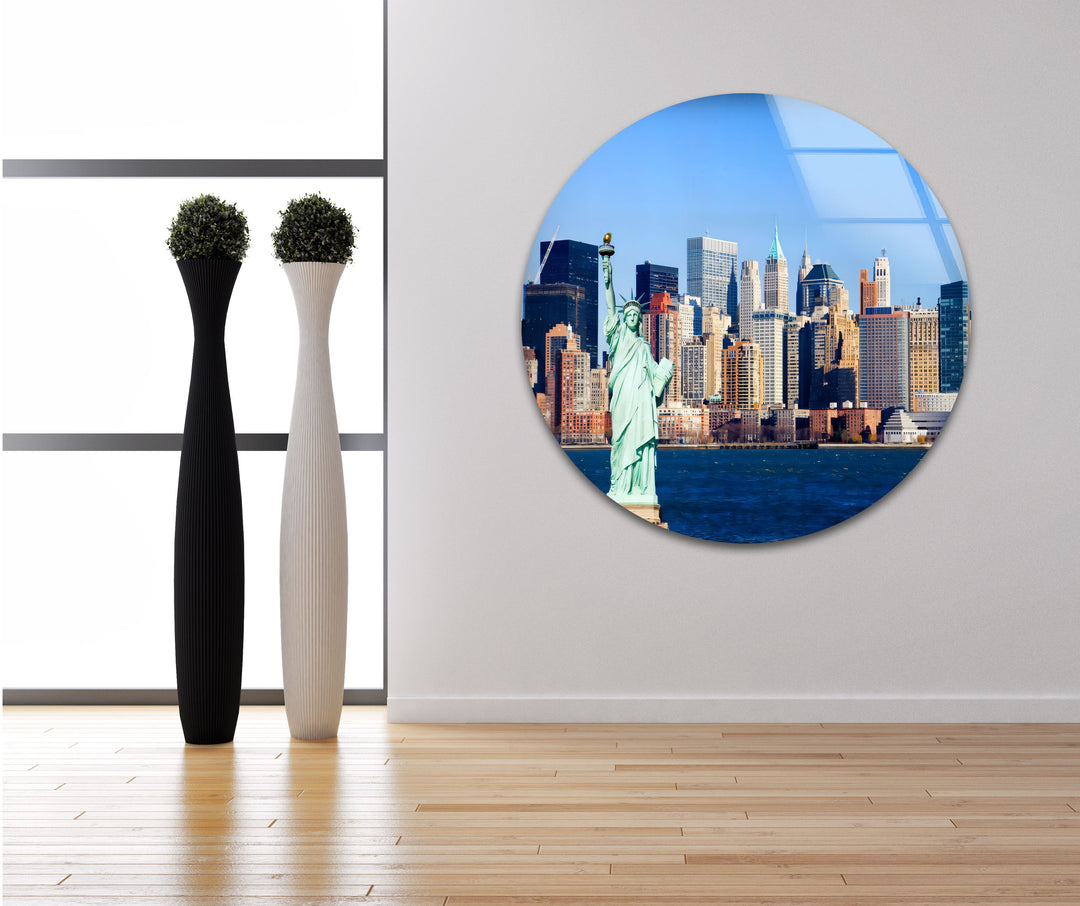 Statue of Liberty Glass Wall Art – Iconic New York Landmark with Stunning Skyline View